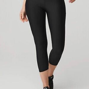 Airlift High-Waist Conceal-Zip Capri Black XS